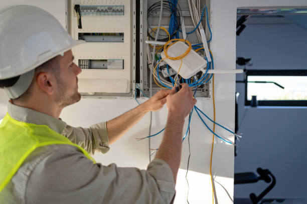 Best Local Electrician Companies  in Dubuque, IA